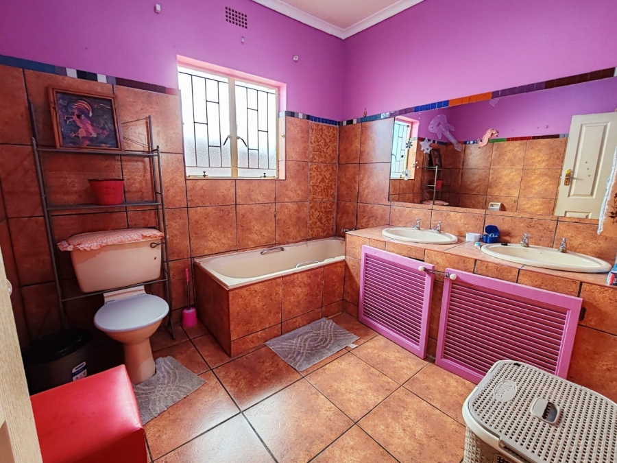 4 Bedroom Property for Sale in Dassie Rand North West